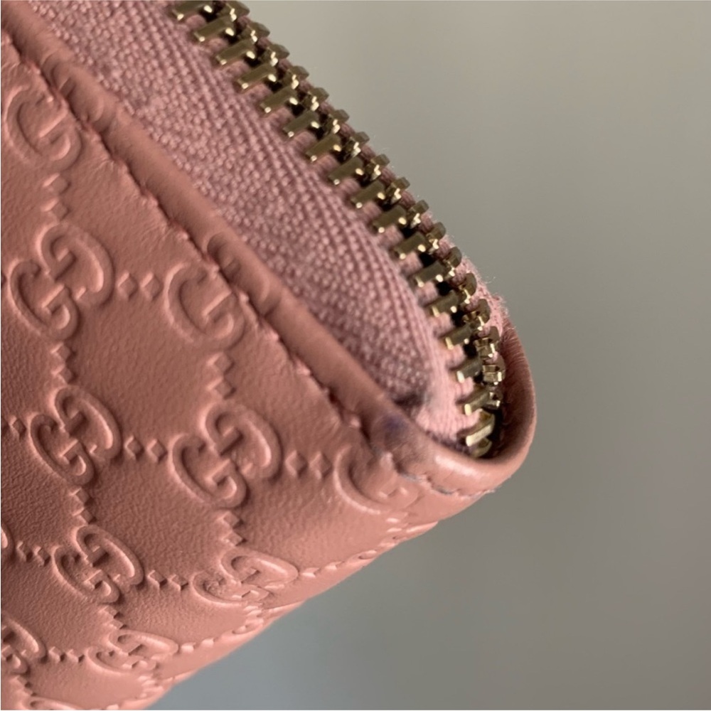 Gucci Blush Pink Embossed Wallet - Picture 4 of 5